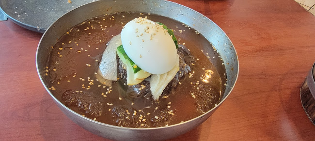 Meat table 육첩반상 (Hwaro Korean BBQ) - Coquitlam