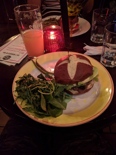 Comentarii opinii despre Hail Mary's