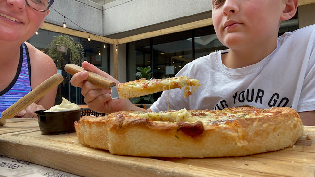 Comentarii opinii despre The Crazy Canuck Kitchener