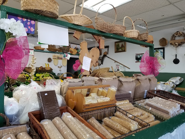 390 Barton St, Stoney Creek, ON L8E 2K9