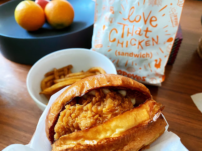 Popeyes Louisiana Kitchen - Oxford st west london Ontario