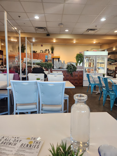 Opinii despre A Ladybug Bakery and Cafe în Calgary - Hospitality and gastronomy