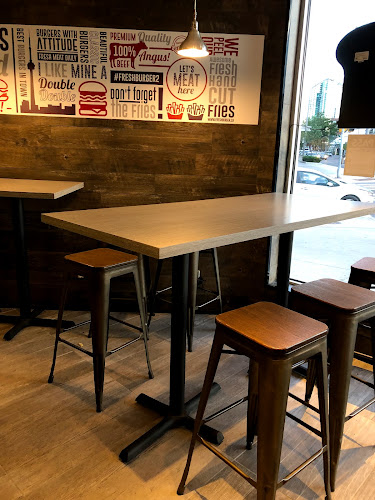 Comentarii opinii despre Fresh Burger Yonge st