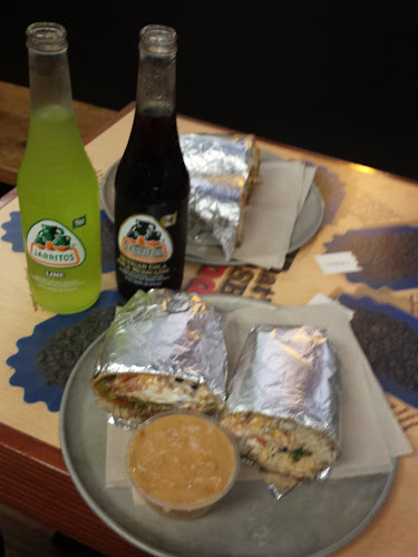 Comentarii opinii despre Under Wraps Cafe