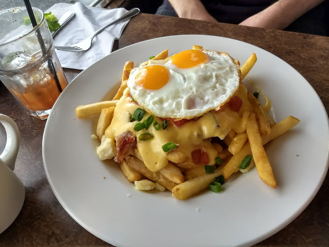 3109 Island Hwy W, Qualicum Beach, BC V9K 2N7