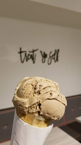 390 Osborne St, Winnipeg, MB R3L 1Z9