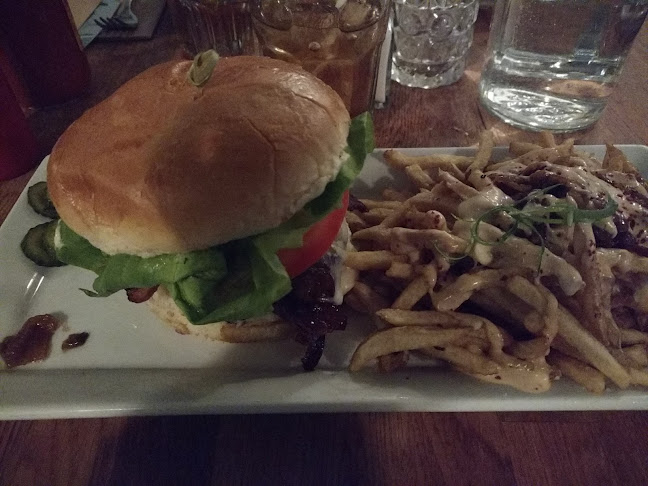 809 1 Ave NE, Calgary, AB T2E 0C2