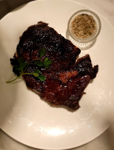 RH Courtyard Restaurant at RH Toronto - Toronto