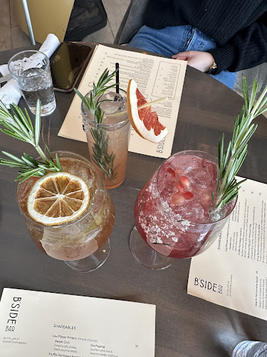 55 Collier St, Barrie, ON L4M 1G7