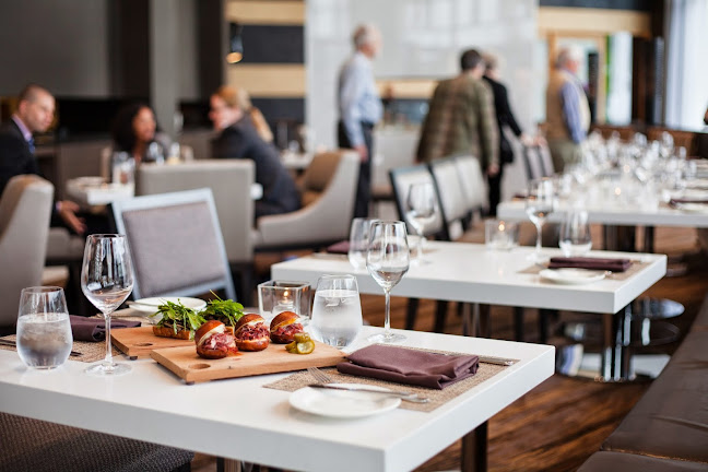 900 Canada Pl, Vancouver, BC V6C 3L5