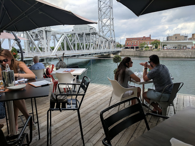 Opinii despre Taris on the Water în Welland - Hospitality and gastronomy