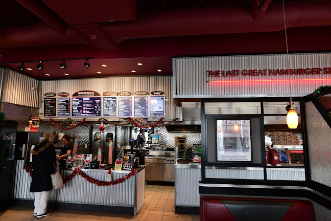 Fatburger Deerfoot - Hospitality and gastronomy