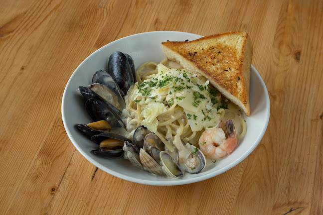 1675 Abbott St, Kelowna, BC V1Y 8S3