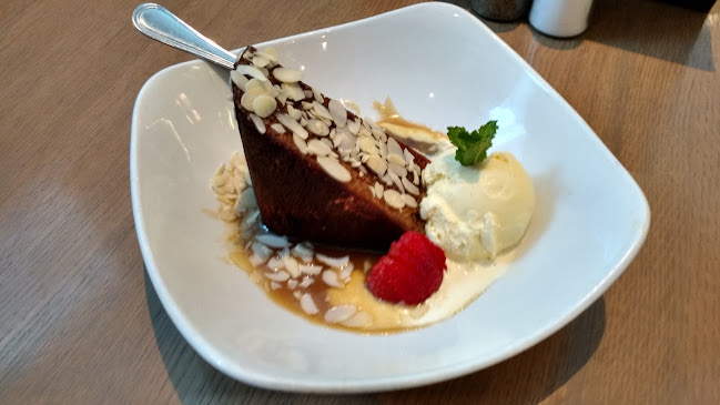 70 University Ave, Toronto, ON M5J 2M4