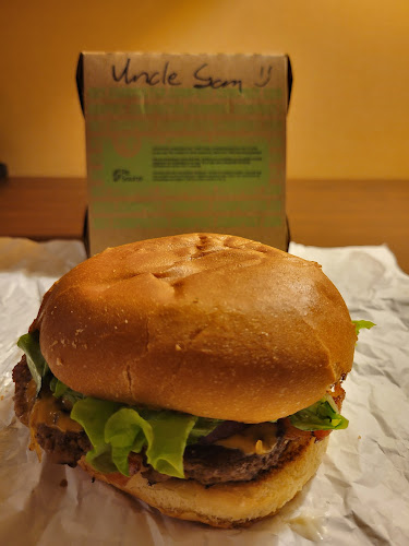 Classic Burger Bathurst - Hospitality and gastronomy