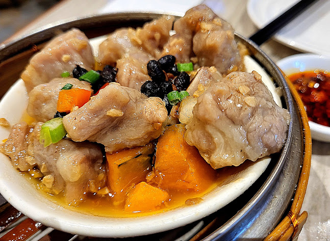 U & Me (Centre St. SW)