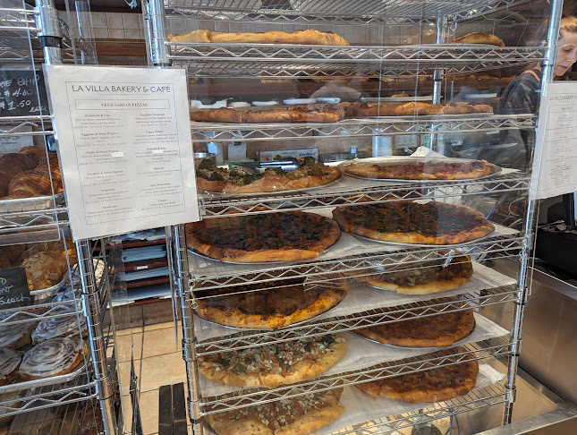 331 Lakeshore Rd E, Mississauga, ON L5G 1H4