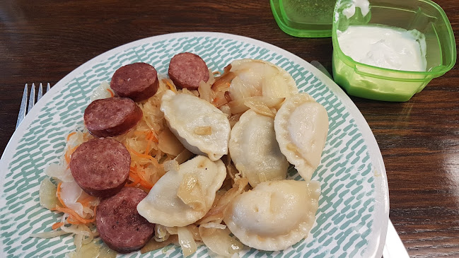 Opinii despre Maria's Homestyle Perogies: European Deli în Port Coquitlam - Hospitality and gastronomy