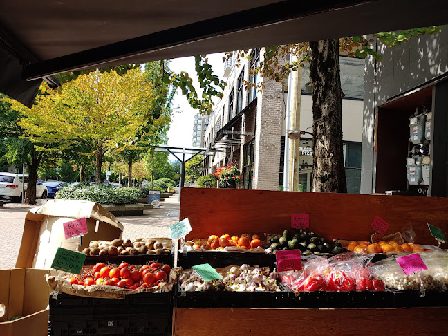 Foxy Farm Market - North Vancouver
