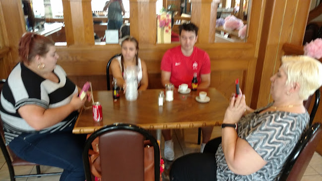 889 Pantera Dr, Mississauga, ON L4W 2R9