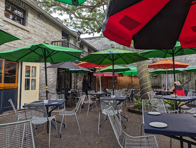 Comentarii opinii despre Chez Piggy Restaurant & Bar