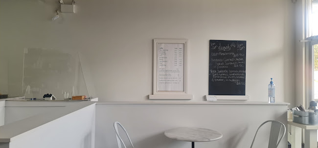 FrankieJo's Bakery Café - Courtenay