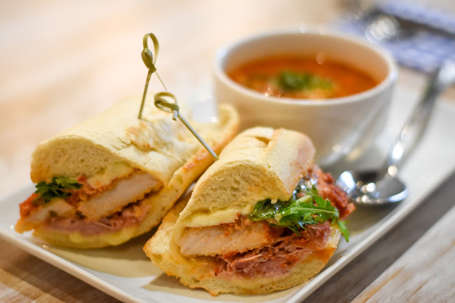 320 Scenic Dr S, Lethbridge, AB T1J 4X6