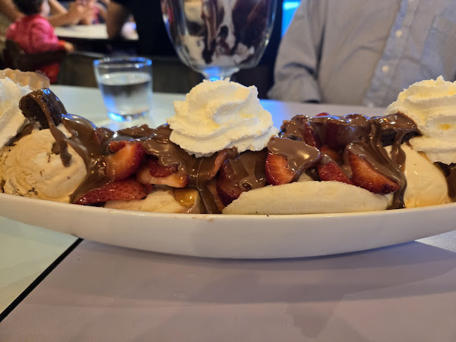 Demetres Richmond Hill - Hospitality and gastronomy