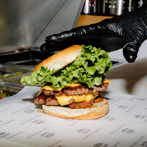 212 Adelaide St W, Toronto, ON M5H 1W7