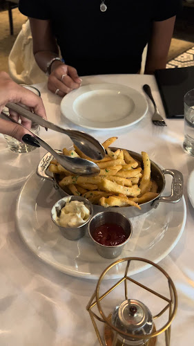 1054 Alberni St, Vancouver, BC V6E 1A3