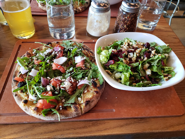 Opinii despre Famoso Italian Pizzeria - Eastgate în Regina - Hospitality and gastronomy