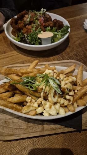 Malone's Taphouse - Hospitality and gastronomy