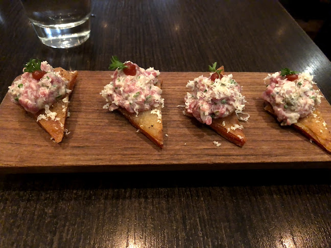 1 Richmond St W, Toronto, ON M5H 3W4