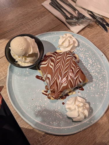 D Spot Dessert Cafe Calgary 17th Ave - Calgary