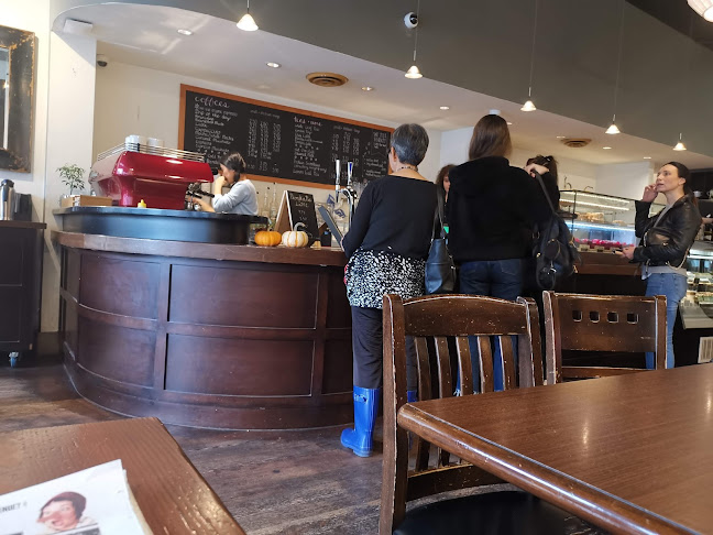 2528 Main St, Vancouver, BC V5T 3E4