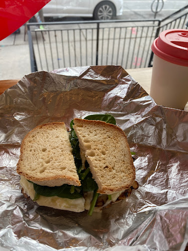 Opinii despre Almond Butterfly Bakeshop & Cafe în Toronto - Hospitality and gastronomy