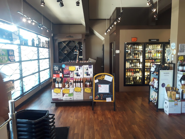 Tugboat Annie's Liquor Store - Hospitality and gastronomy