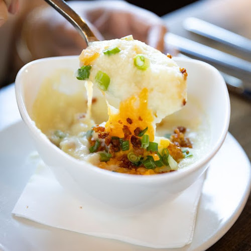 Bâton Rouge Grillhouse & Bar - Hospitality and gastronomy