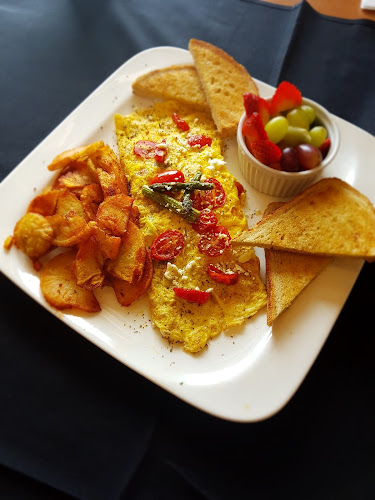 Country Girl Family Restaurant - Hospitality and gastronomy