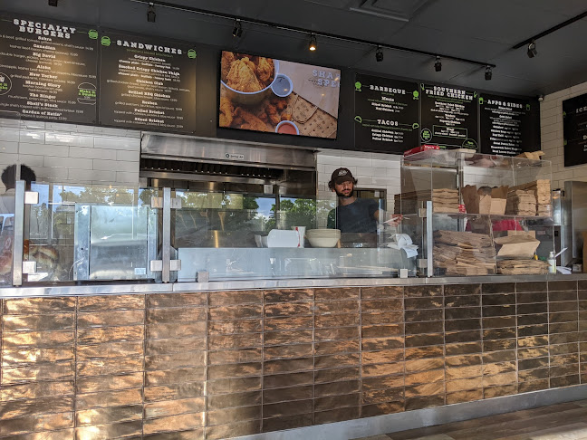 Sheli's Burgers & Fried Chicken - Thornhill