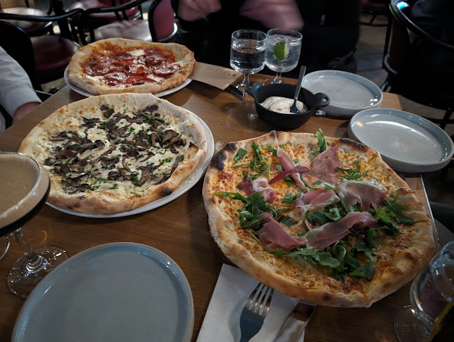 Walrus Pub & Beer Hall - Hospitality and gastronomy