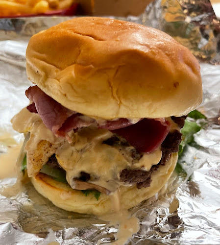 407 Iroquois Shore Rd Unit 4, Oakville, ON L6H 1M3