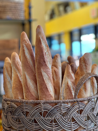 Opinii despre La Boulangerie Bakery Cafe în Calgary - Hospitality and gastronomy