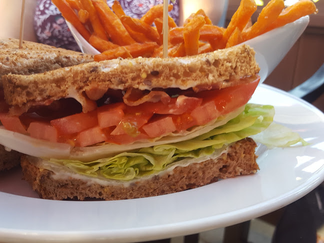 Opinii despre The Derby Bar and Grill în Surrey - Hospitality and gastronomy