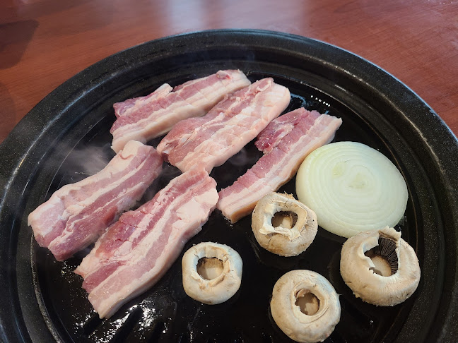 Opinii despre Meat table 육첩반상 (Hwaro Korean BBQ) în Coquitlam - Hospitality and gastronomy