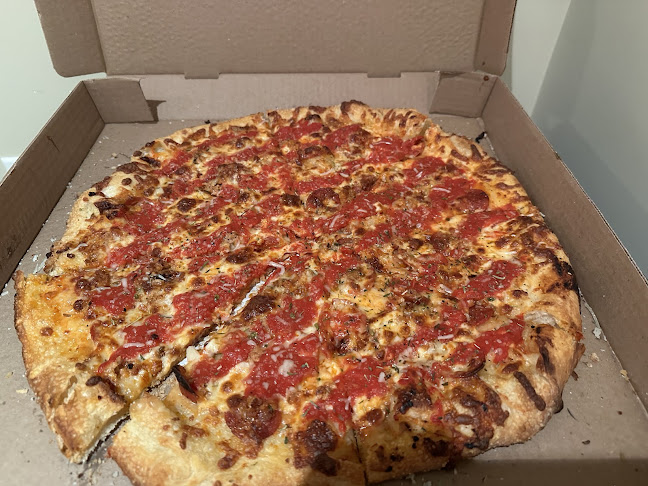 Roy's Pizza - Hospitality and gastronomy