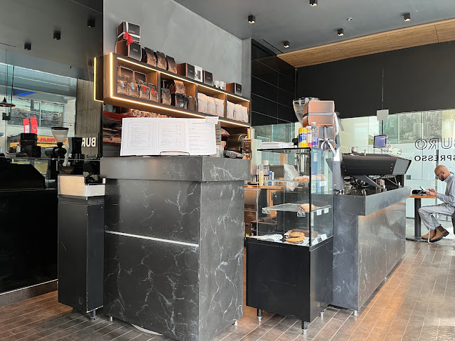 579 Robson St, Vancouver, BC V6B 1A6