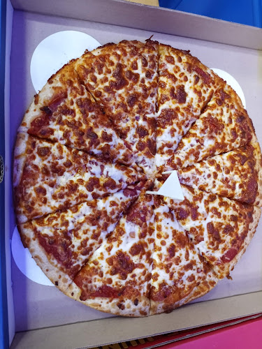 Opinii despre Twisters Pizza în Grande Prairie - Hospitality and gastronomy