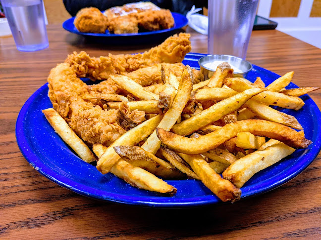 Beaks Chicken (East Regina) - Hospitality and gastronomy