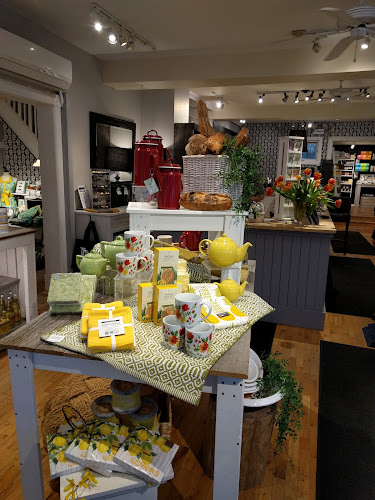 103 Beechwood Ave., Ottawa, ON K1M 1L4